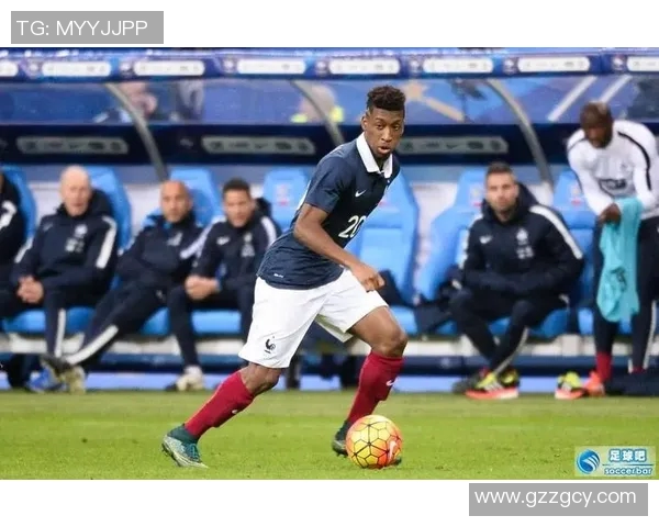 足球9号球星的传奇之路与背后不为人知的故事揭秘